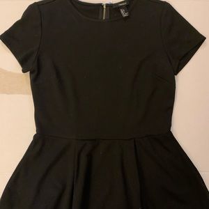 ✨MOVING SALE✨ Black péplum shirt